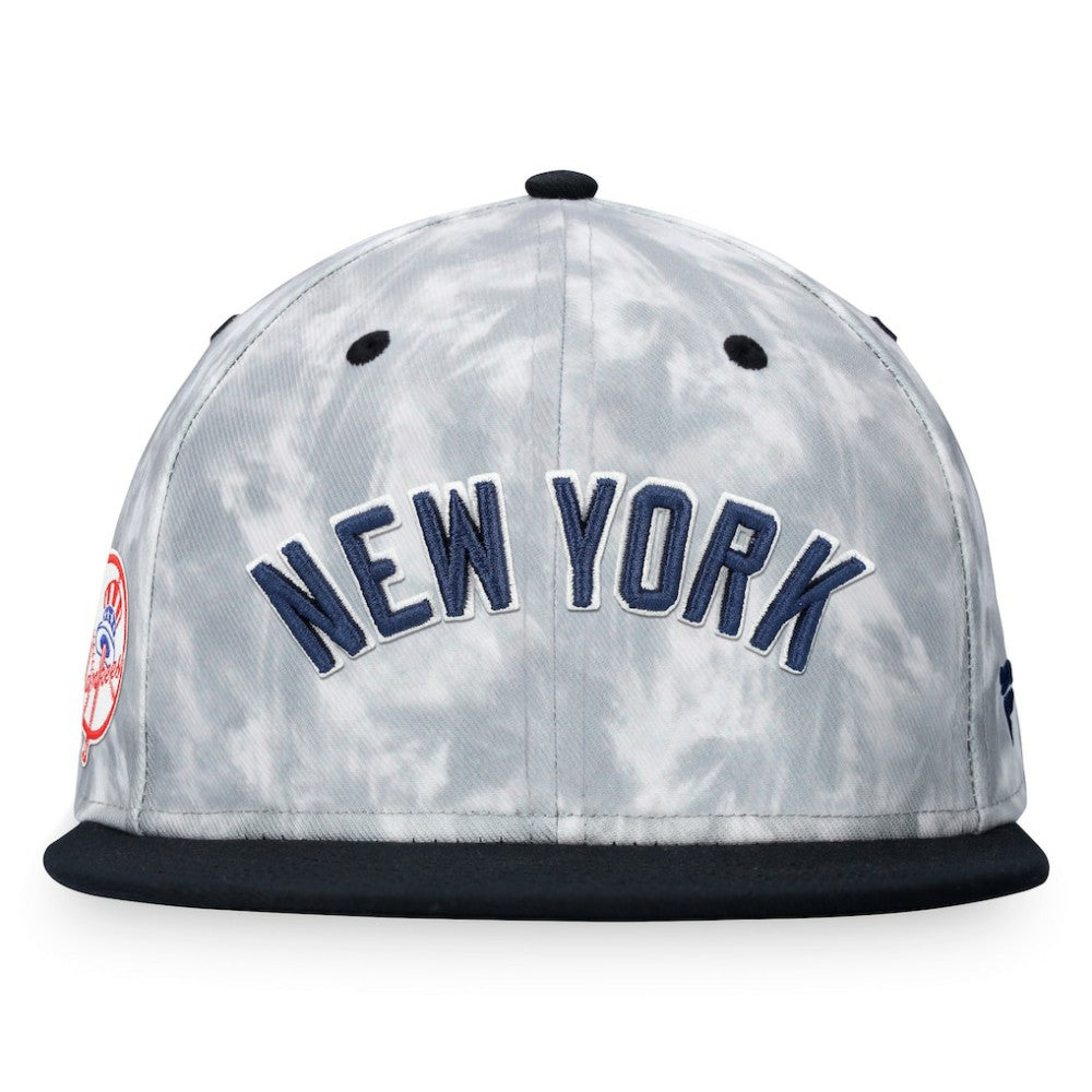 New York Yankees Fanatics Smoke Dye Fitted Hat for sale