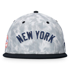New York Yankees Fanatics Smoke Dye Fitted Hat for sale