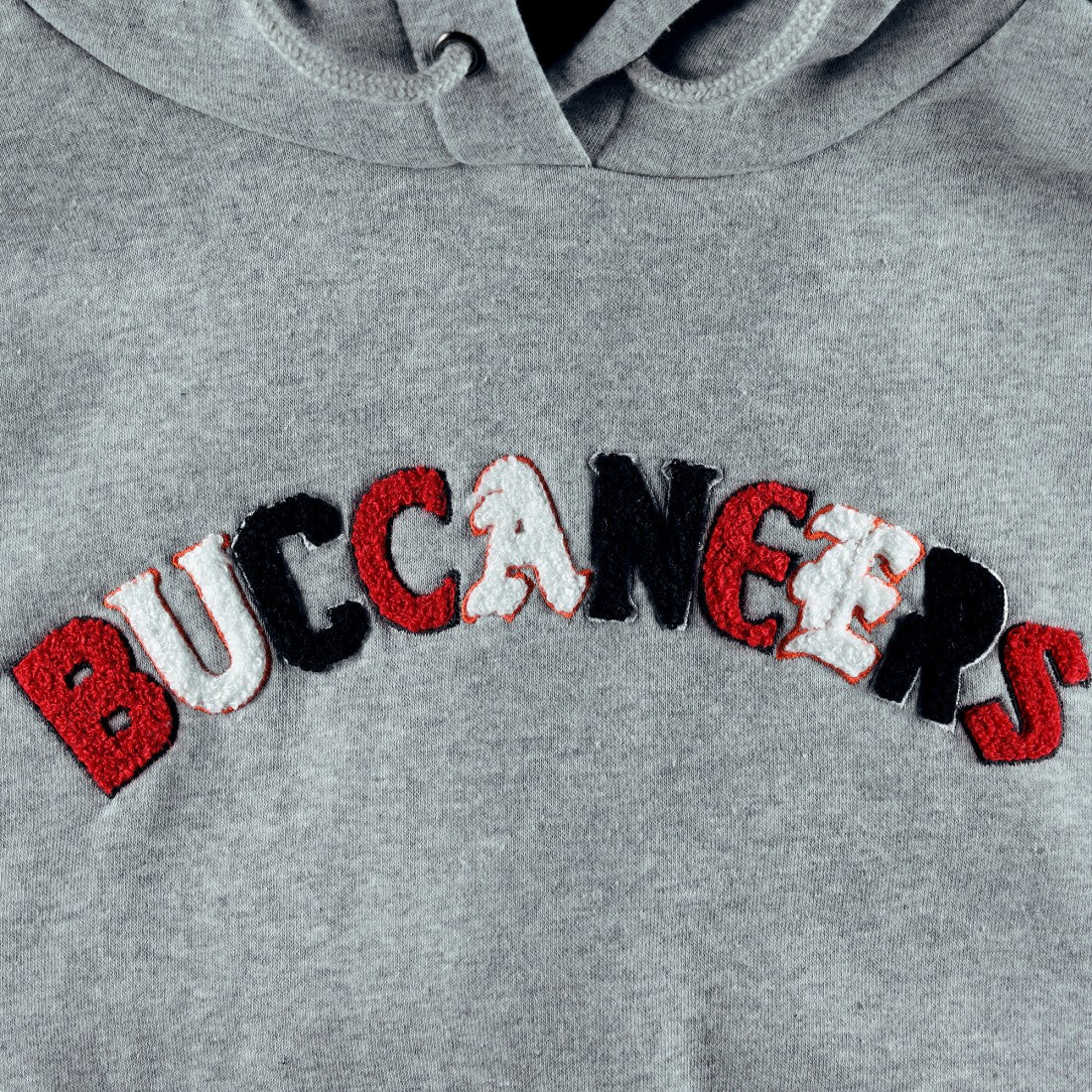 Tampa Bay Buccaneers The Wild Collective Women's Cropped Pullover Hoodie - Gray - NFL