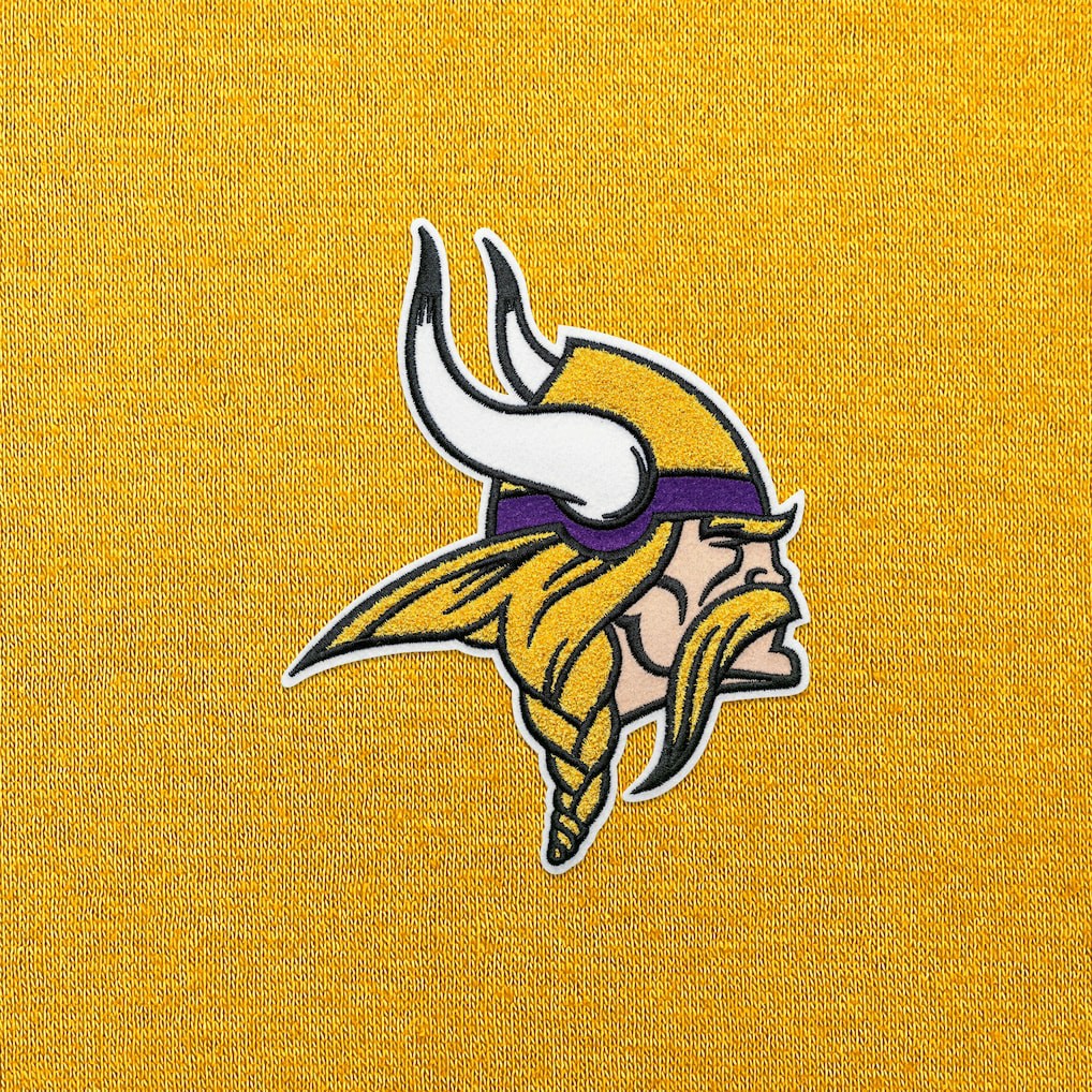 Minnesota Vikings Antigua Victory Chenille Pullover Hoodie - Gold - NFL