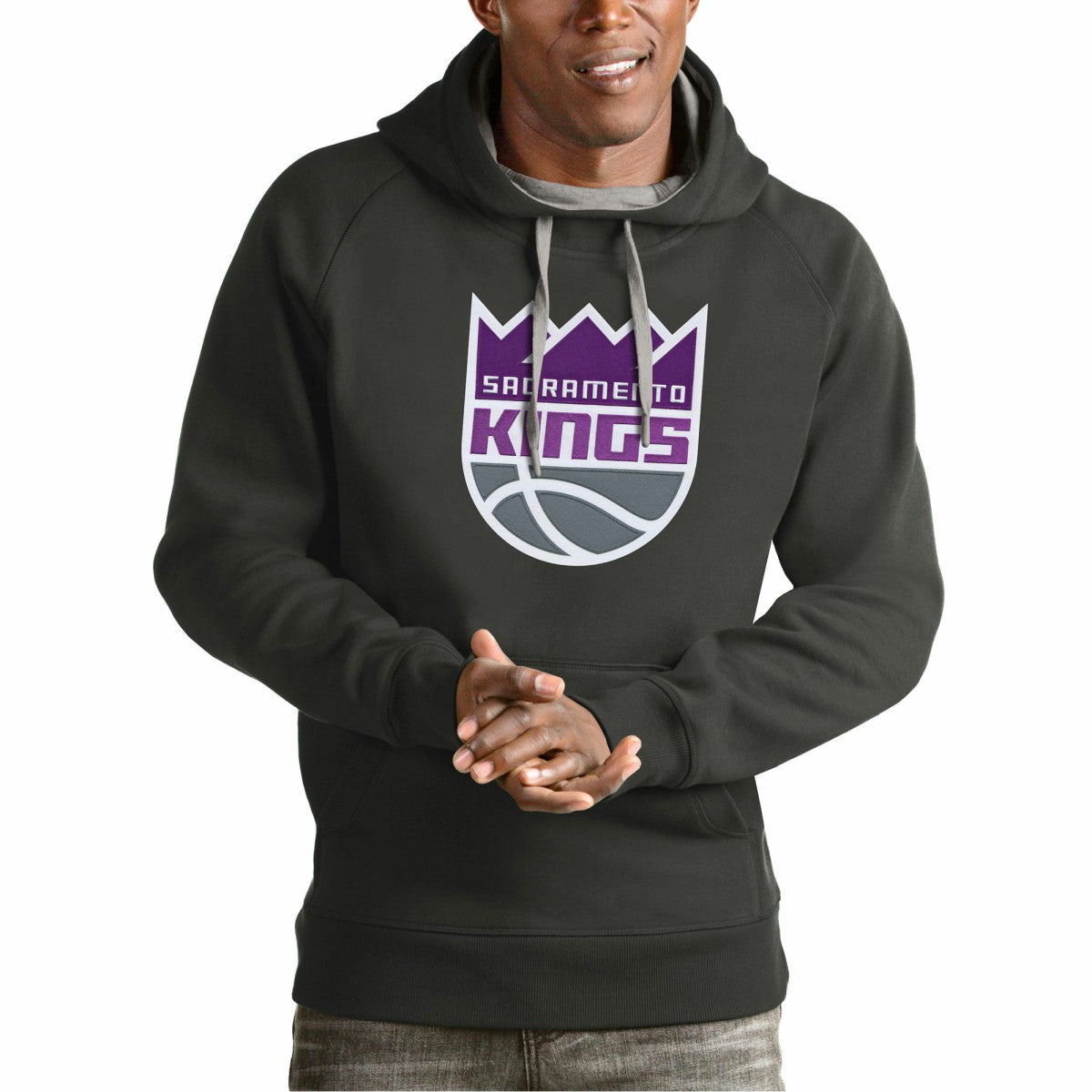 Sacramento Kings Antigua Team Logo Victory Pullover Hoodie Charcoal